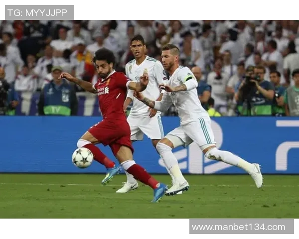 拉莫斯球场英姿壁纸展现不屈精神与传奇魅力